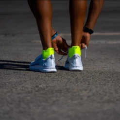 Calcetín Sporcks Noosa Amarillo 6 Calcetín Sporcks Noosa Amarillo -Saucony Tienda calcetin sporcks noosa amarillo 1