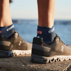 Calcetines Compressport Pro Racing V4.0 Low Azul -Saucony Tienda calcetines compressport pro racing v40 low azul 1