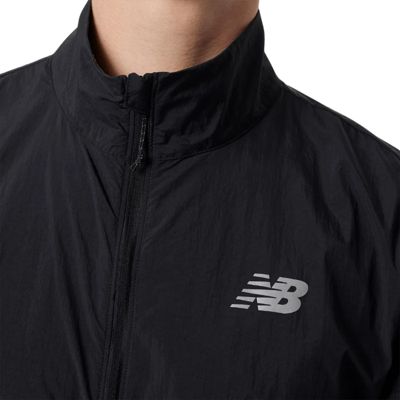 Chaqueta New Balance Run Packable Negra 6 Chaqueta New Balance Run Packable Negra - Imagen 4