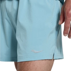 Pantalón Corto Saucony Outpace 5" Azul Claro -Saucony Tienda pantalon corto saucony outpace 5 azul claro 2