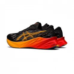 Zapatillas Asics Novablast 3 Negro Naranja AW22 -Saucony Tienda zapatillas asics novablast 3 negro naranja aw22 3