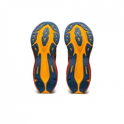 Zapatillas Asics Novablast 3 Negro Naranja AW22 -Saucony Tienda zapatillas asics novablast 3 negro naranja aw22 5