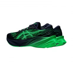 Zapatillas Asics Novablast 3 Negro Verde AW22 -Saucony Tienda zapatillas asics novablast 3 negro verde aw22 2